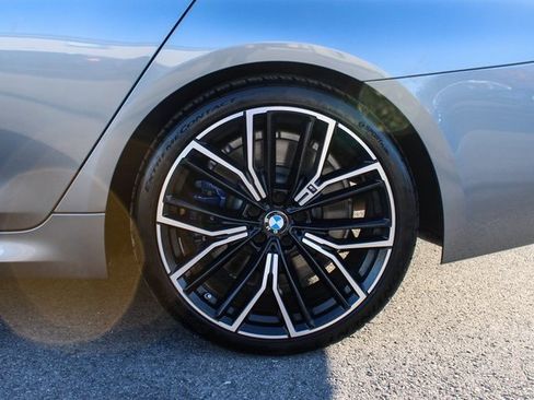 Used 2021 BMW M550i xDrive image 38