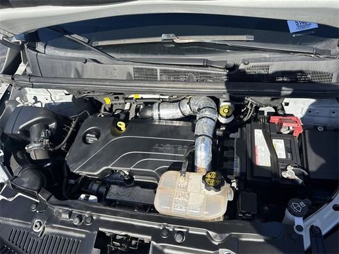 Used 2022 Chevrolet Trax LT w/ LT Convenience Package image 28