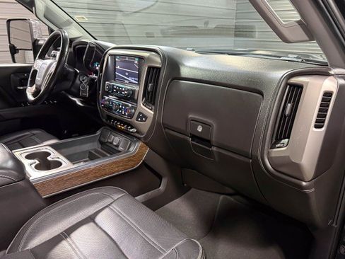 Used 2019 GMC Sierra 2500 Denali w/ Duramax Plus Package image 15