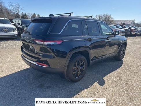 Used 2022 Jeep Grand Cherokee Limited w/ Trailer Tow Prep Group (B) image 6