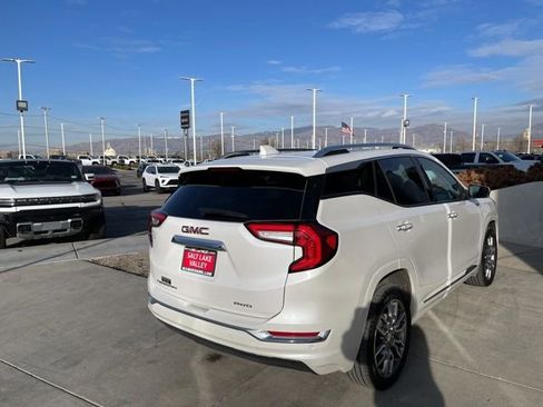 Used 2024 GMC Terrain Denali w/ Denali Premium Package image 6