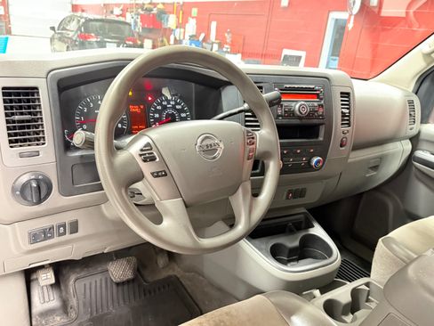 Used 2016 Nissan NV 2500 SV RWD image 19