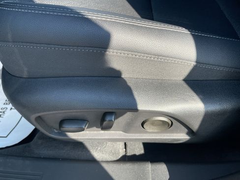 Used 2026 Chevrolet Equinox LT w/ Convenience Package II FWD image 12