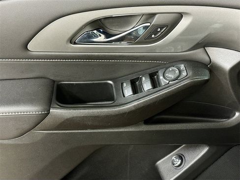Used 2023 Chevrolet Traverse LT w/ Midnight/Sport Edition image 16