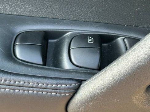 Certified 2020 Nissan Rogue S FWD image 22