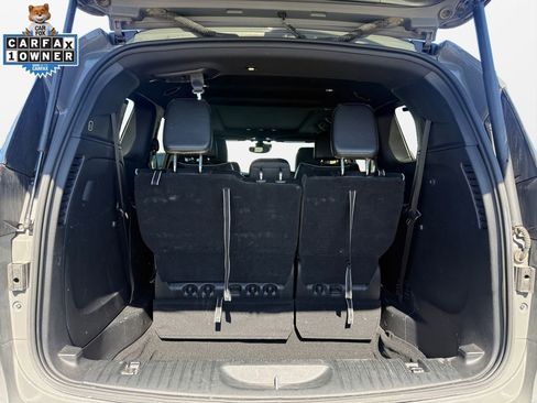 Used 2025 Chrysler Pacifica Limited FWD image 18
