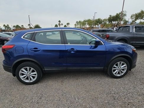 Used 2018 Nissan Rogue Sport S w/ S Appearance Package image 4