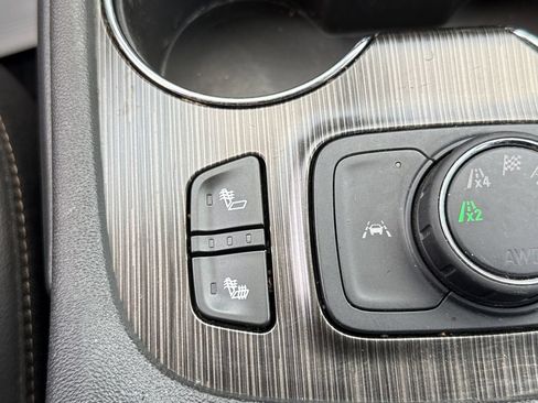 Used 2023 GMC Acadia SLT AWD/4WD image 34