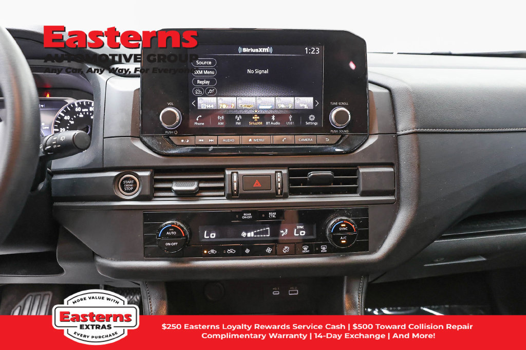 Used 2024 Nissan Pathfinder S AWD/4WD image 13