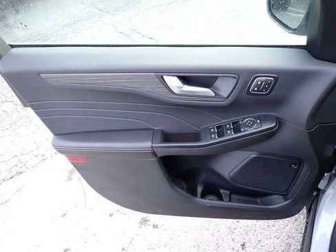 Used 2025 Ford Escape Platinum w/ Premium Technology Package image 20