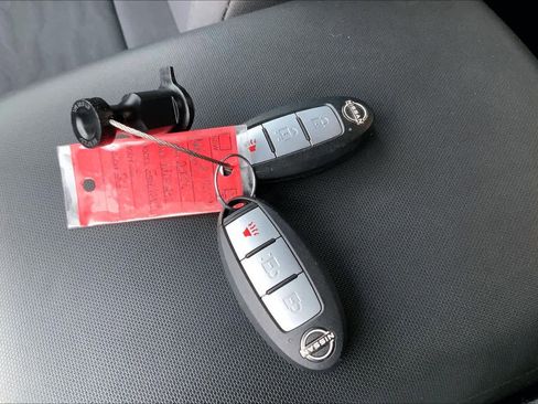 Used 2022 Nissan Frontier S w/ Technology Package image 13