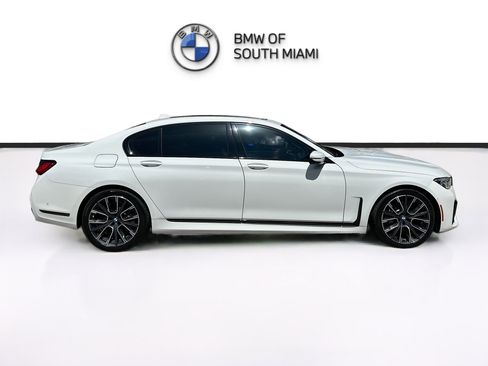 Used 2020 BMW 740i w/ M Sport Package image 8
