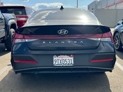 Used 2025 Hyundai Elantra Sport FWD image 7