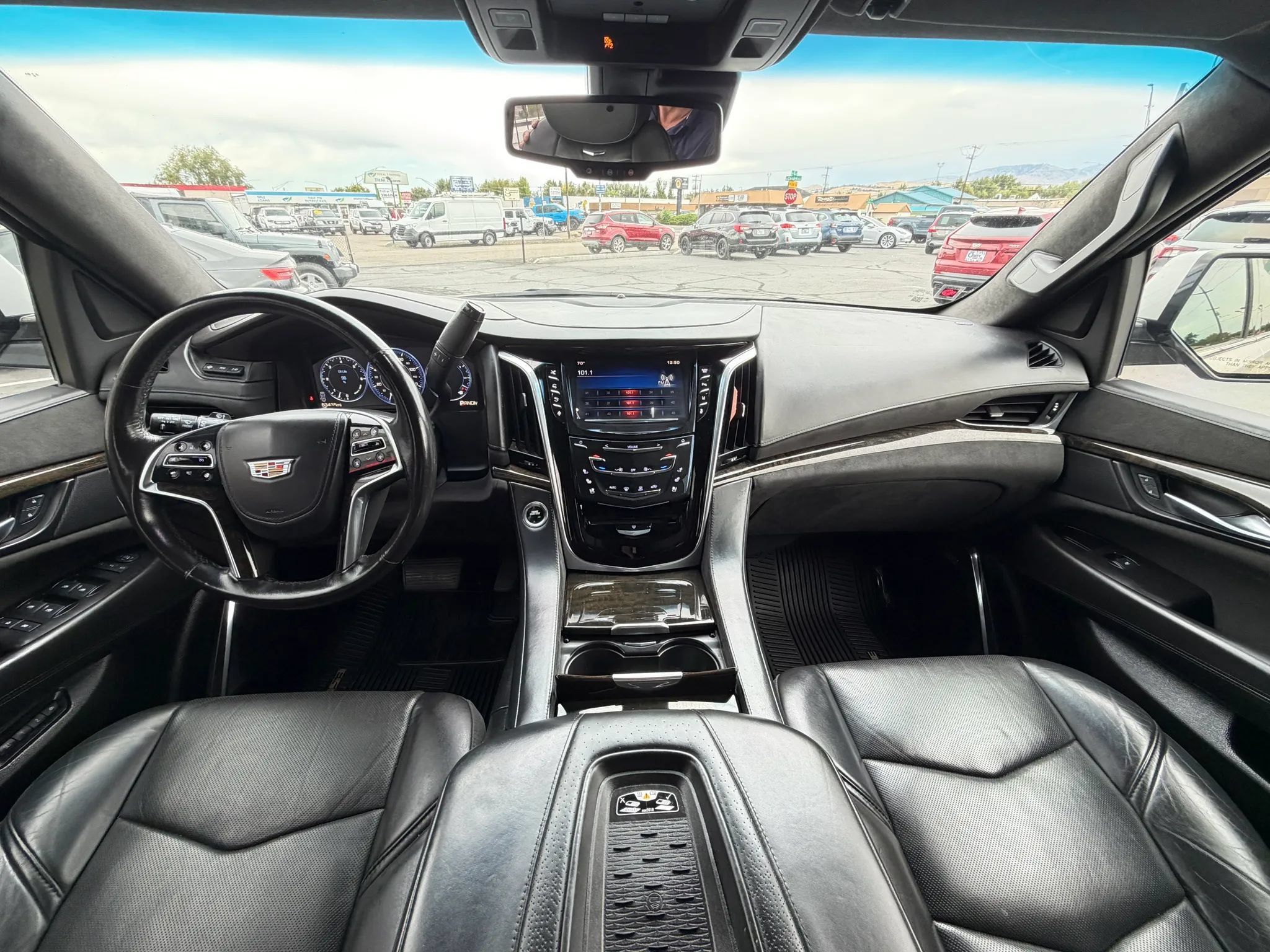 Used 2015 Cadillac Escalade Platinum AWD/4WD image 24