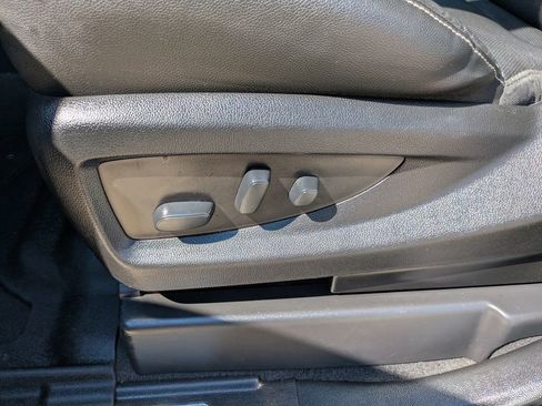 Used 2020 GMC Yukon SLT image 8