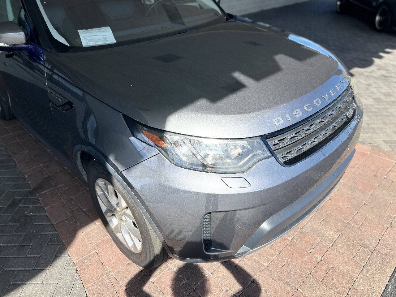 Used 2018 Land Rover Discovery SE AWD/4WD image 28