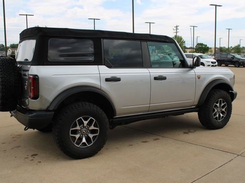 Used 2022 Ford Bronco Badlands AWD/4WD image 5