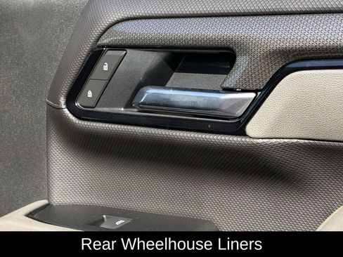 Used 2025 Chevrolet Silverado 2500 ZR2 w/ Technology Package image 33