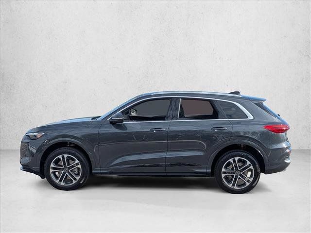 Used 2025 Audi Q5 Premium AWD/4WD image 8