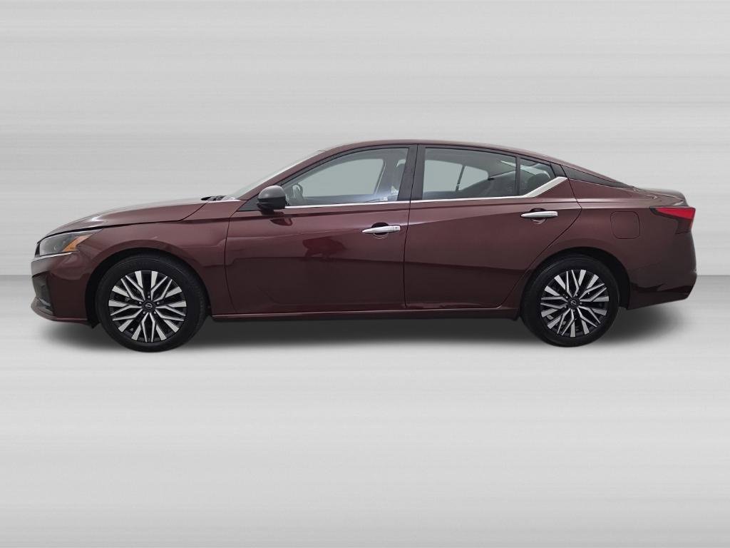 Used 2025 Nissan Altima 2.5 SV FWD image 6