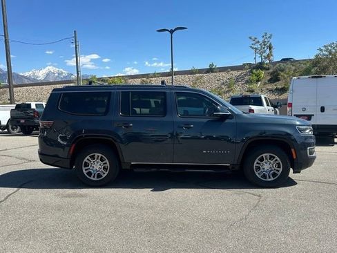 Used 2023 Jeep Wagoneer 4WD w/ Convenience Group I image 10