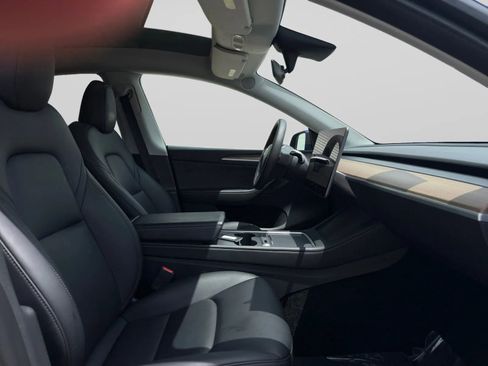 Used 2023 Tesla Model Y Performance AWD/4WD image 35