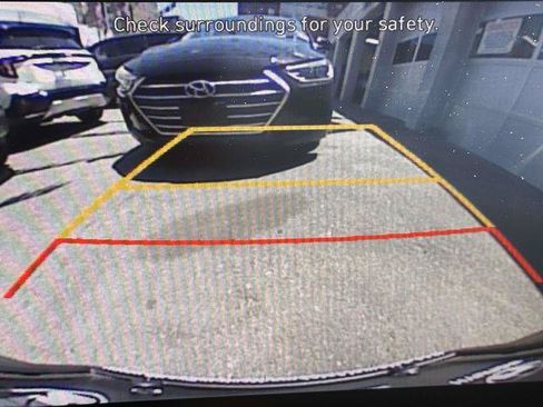 Certified 2025 Hyundai Venue SEL FWD image 26