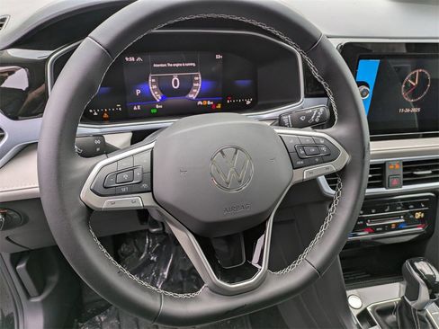 New 2026 Volkswagen Taos SE image 17