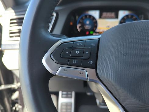 Used 2025 Volkswagen Atlas Cross Sport SEL Premium R-Line image 35