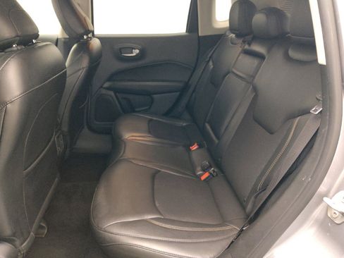 Used 2018 Jeep Compass Latitude FWD image 18