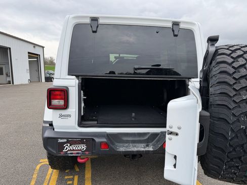 Used 2019 Jeep Wrangler Unlimited Rubicon w/ Dual Top Group AWD/4WD image 7