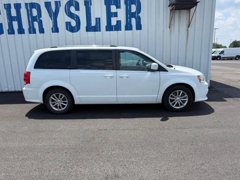 Used 2018 Dodge Grand Caravan SXT w/ Driver Convenience Group FWD image 8