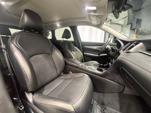 Certified 2024 INFINITI QX50 Luxe image 30