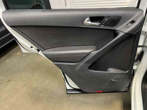 Used 2015 Volkswagen Tiguan SEL FWD image 68