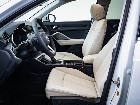 Certified 2025 Audi Q3 2.0T Premium Plus w/ Premium Plus Package image 20