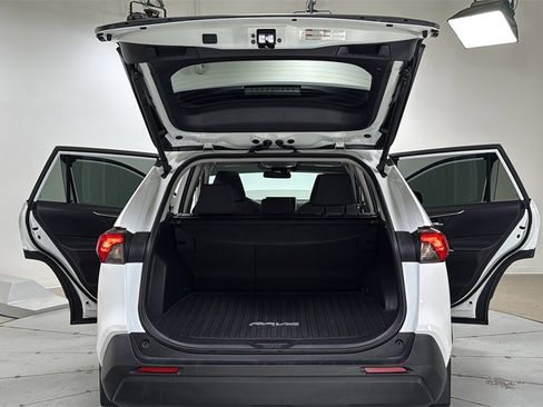 Used 2025 Toyota RAV4 XLE w/ Convenience Package image 16