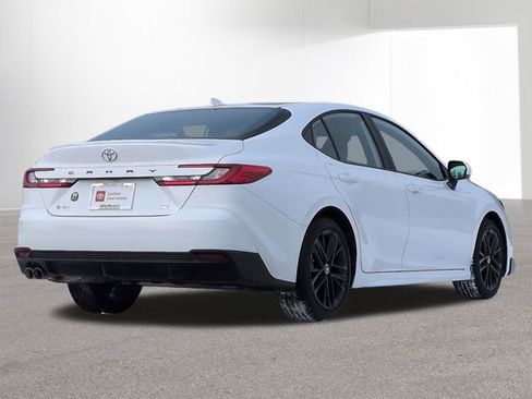 Used 2026 Toyota Camry SE w/ Convenience Package image 5