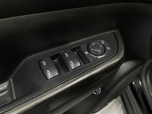 Used 2019 GMC Acadia SLT w/ Black Edition image 17