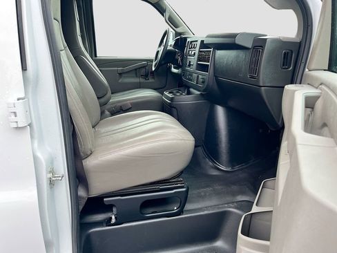 Used 2024 GMC Savana 2500 Work Van w/ Driver Convenience Package image 23