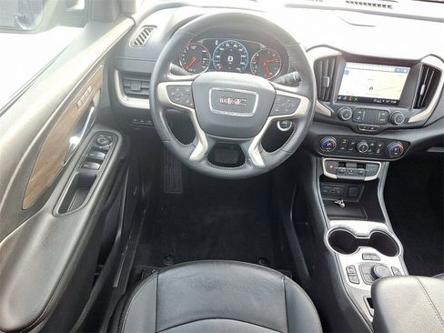 Used 2022 GMC Terrain Denali w/ Denali Premium Package image 2