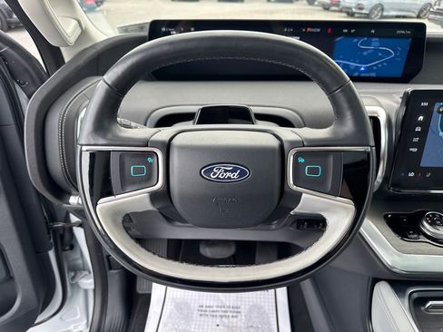 Used 2025 Ford Expedition Platinum AWD/4WD image 36