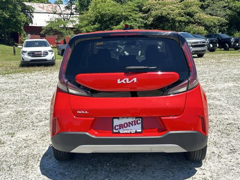 Used 2024 Kia Soul LX w/ Option Group 015 FWD image 6