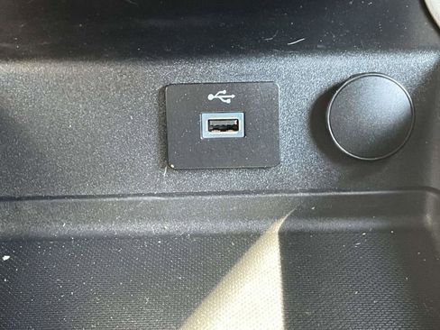Used 2018 Ford Fusion SE FWD image 36