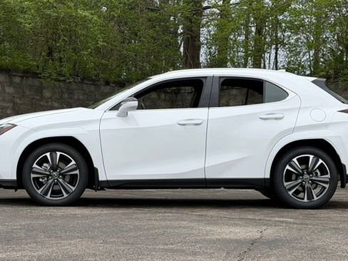 New 2026 Lexus UX 300h AWD image 6