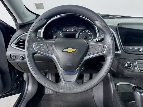 Used 2019 Chevrolet Malibu LT FWD image 12