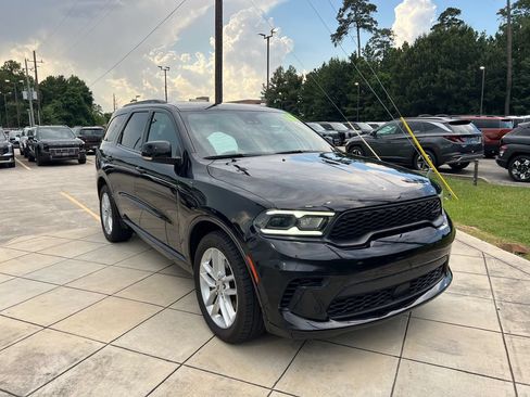 Used 2024 Dodge Durango GT RWD image 3