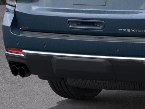 New 2025 Chevrolet Suburban Premier image 14