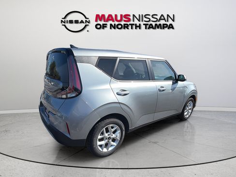 Used 2024 Kia Soul LX w/ Option Group 015 FWD image 13