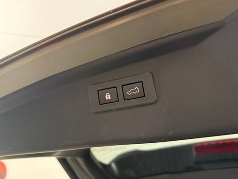 Used 2023 Subaru Outback Touring XT AWD/4WD image 38