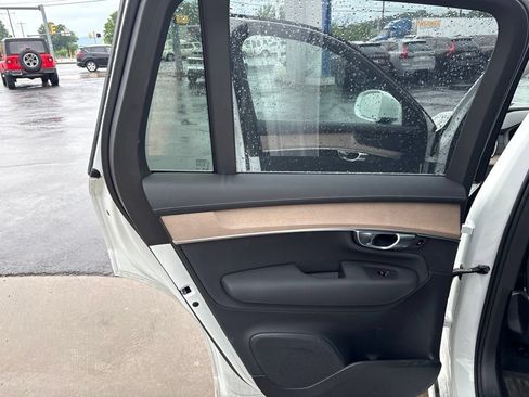 Used 2025 Volvo XC90 T8 Plus w/ Protection Package Premier AWD/4WD image 27